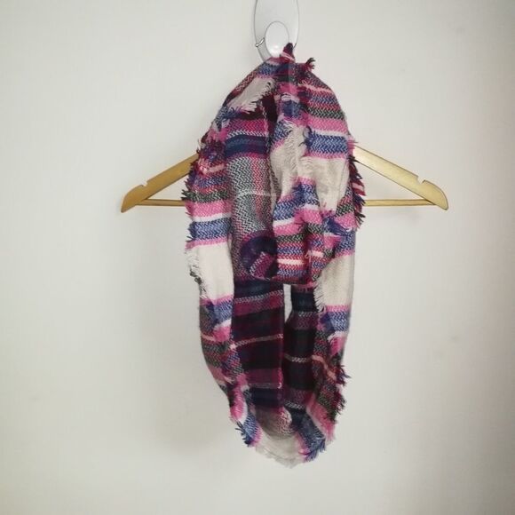 Pink Blue & White Plaid Oversized Fringed Infinity Scarf NWOT - Picture 2 of 8